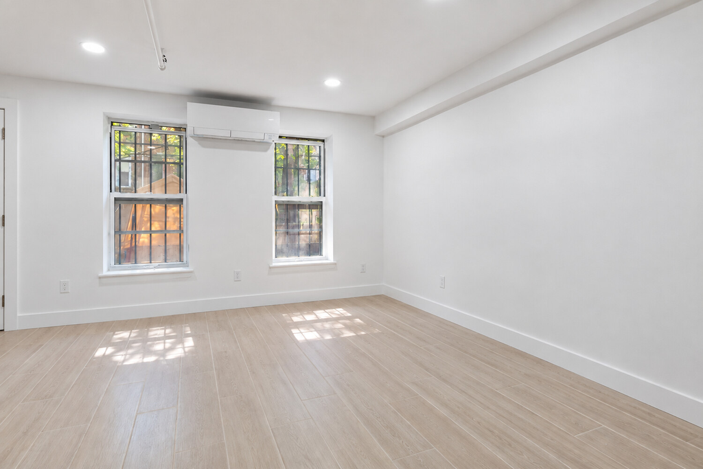 364 Macon Street – For Sale photo 21