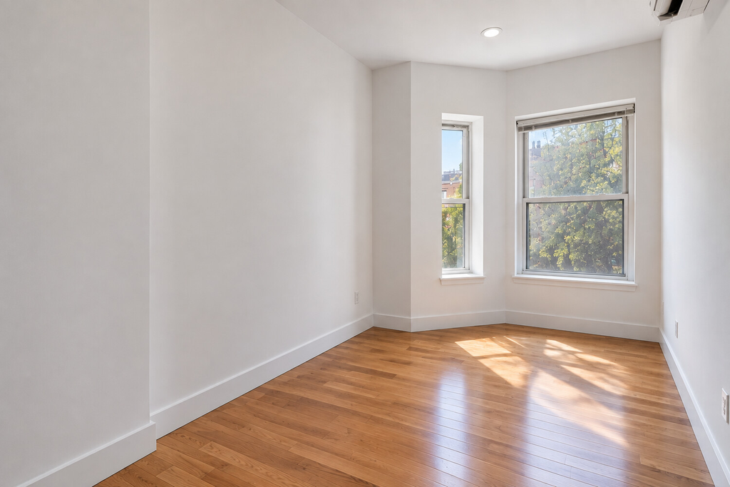 364 Macon Street – For Sale photo 11