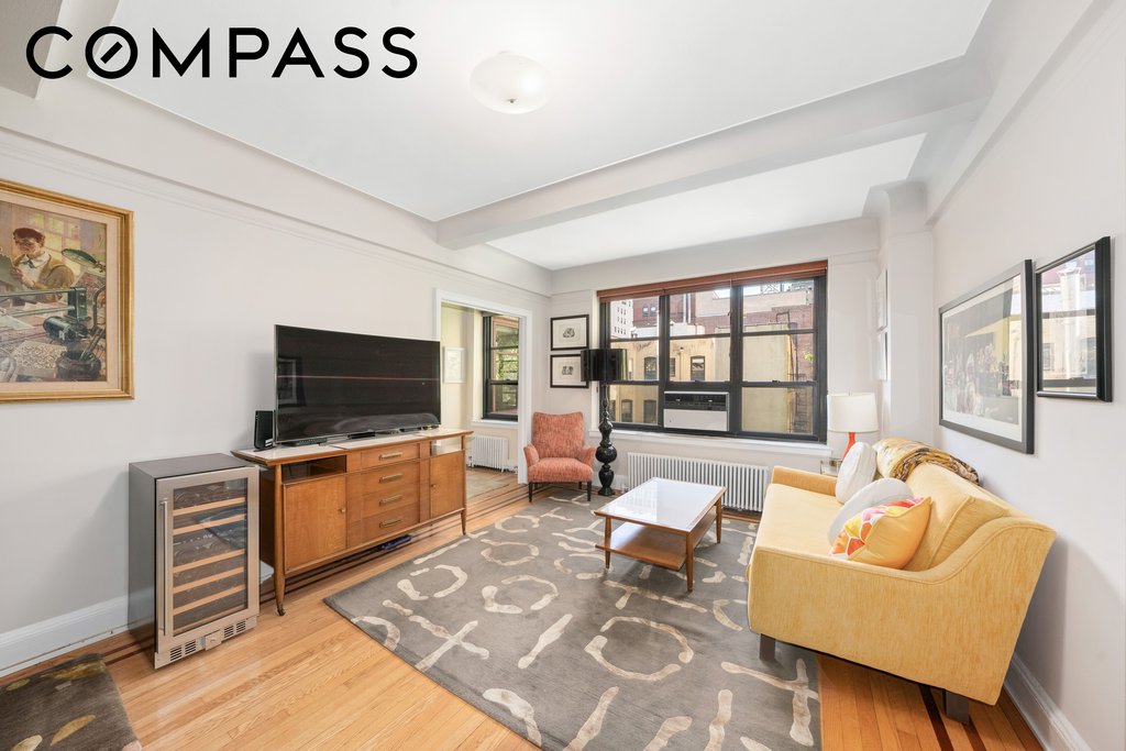 235 East 22nd Street, Unit 7B photo 2