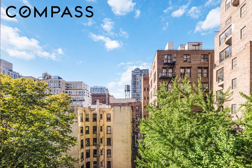 235 East 22nd Street, Unit 7B photo 4