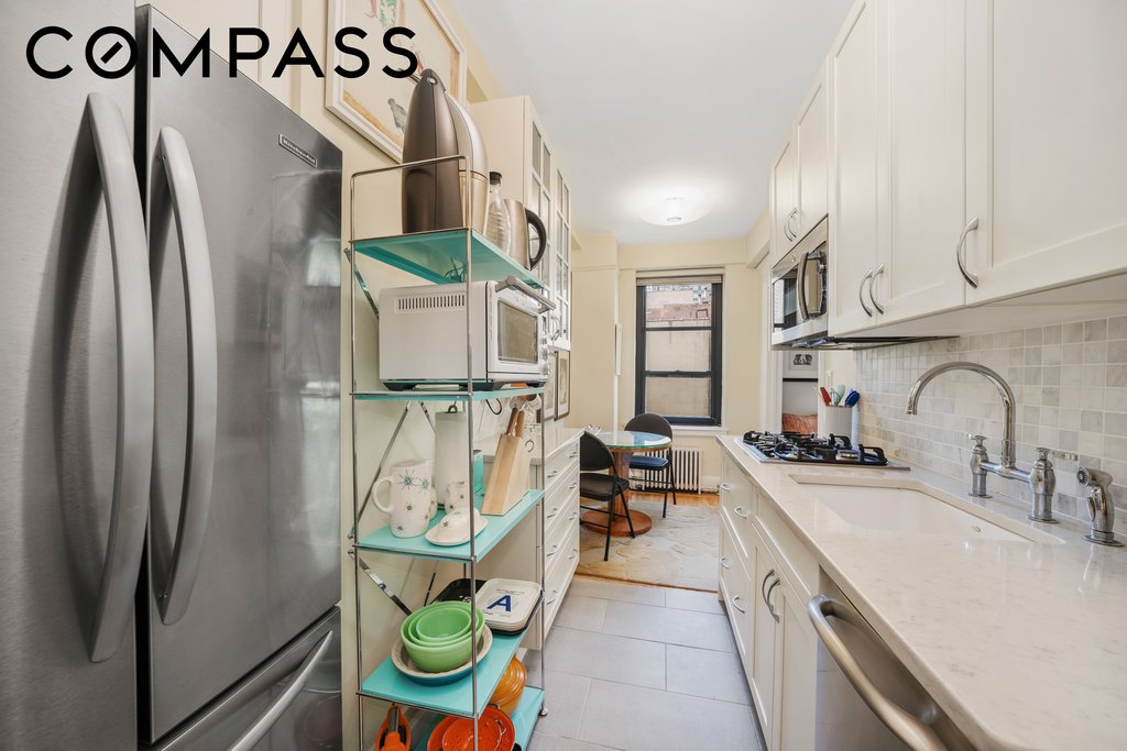 235 East 22nd Street, Unit 7B photo 6