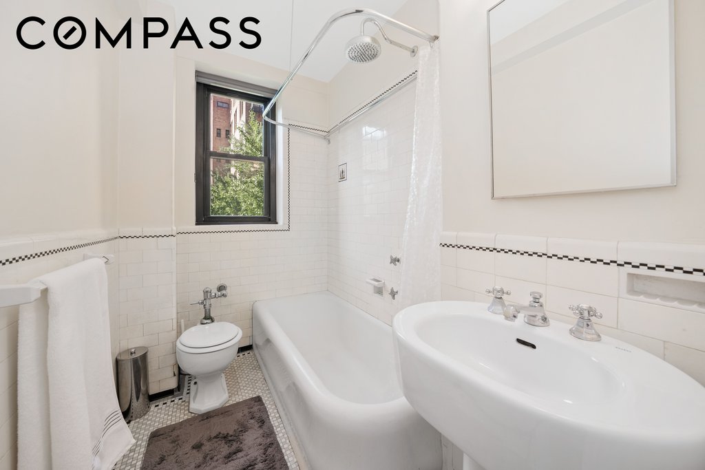 235 East 22nd Street, Unit 7B photo 7
