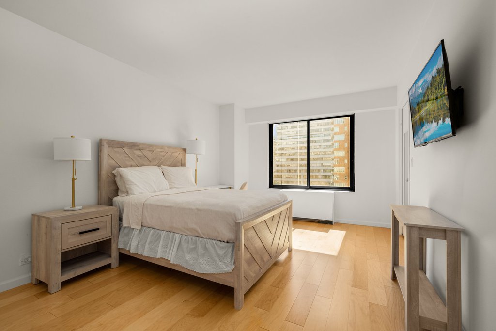 200 East 61st Street, Unit 8A photo 2