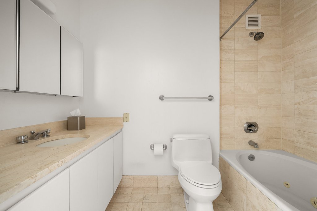 200 East 61st Street, Unit 8A photo 3