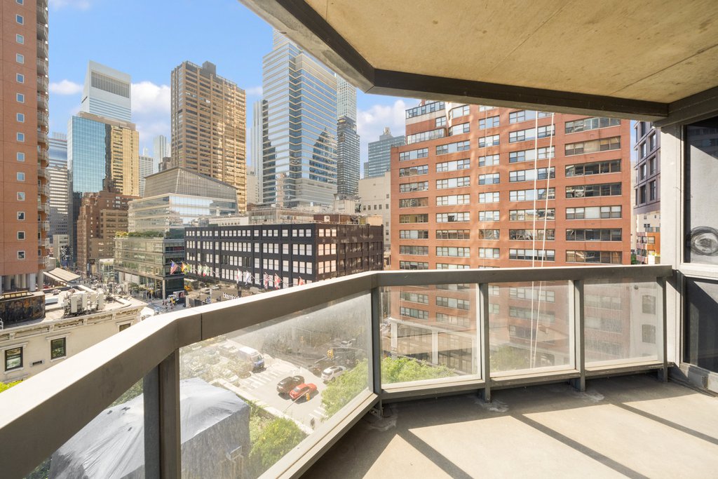 200 East 61st Street, Unit 8A photo 4