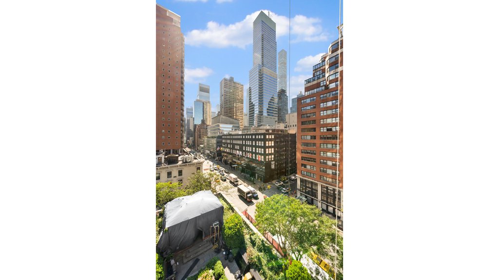 200 East 61st Street, Unit 8A photo 5