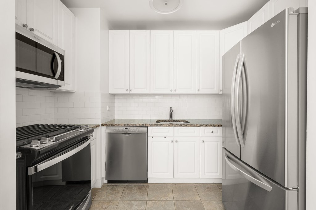200 East 61st Street, Unit 8A photo 7