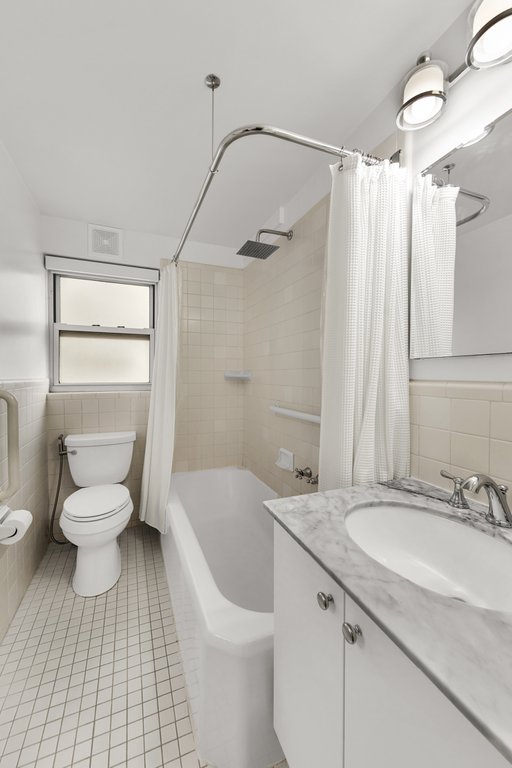 930 Fifth Avenue, Unit 9J photo 9