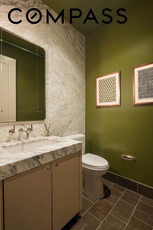 215 East 19th Street, Unit 3C photo 12