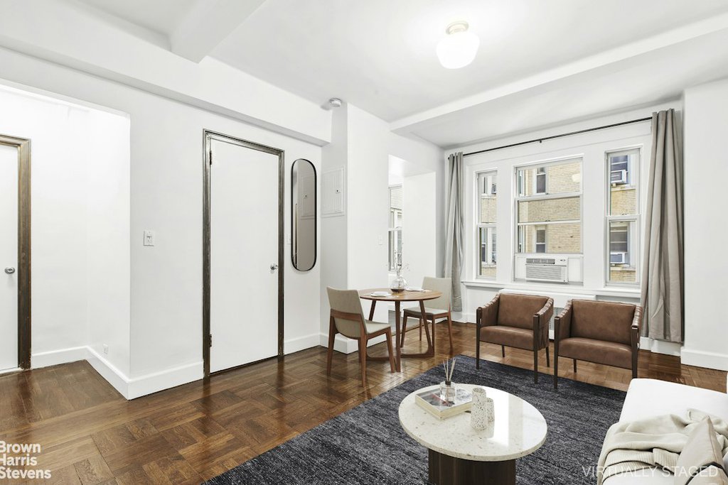 24 Fifth Avenue, Unit 818 photo 2