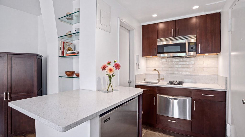72 Perry Street, Unit 4B photo 4