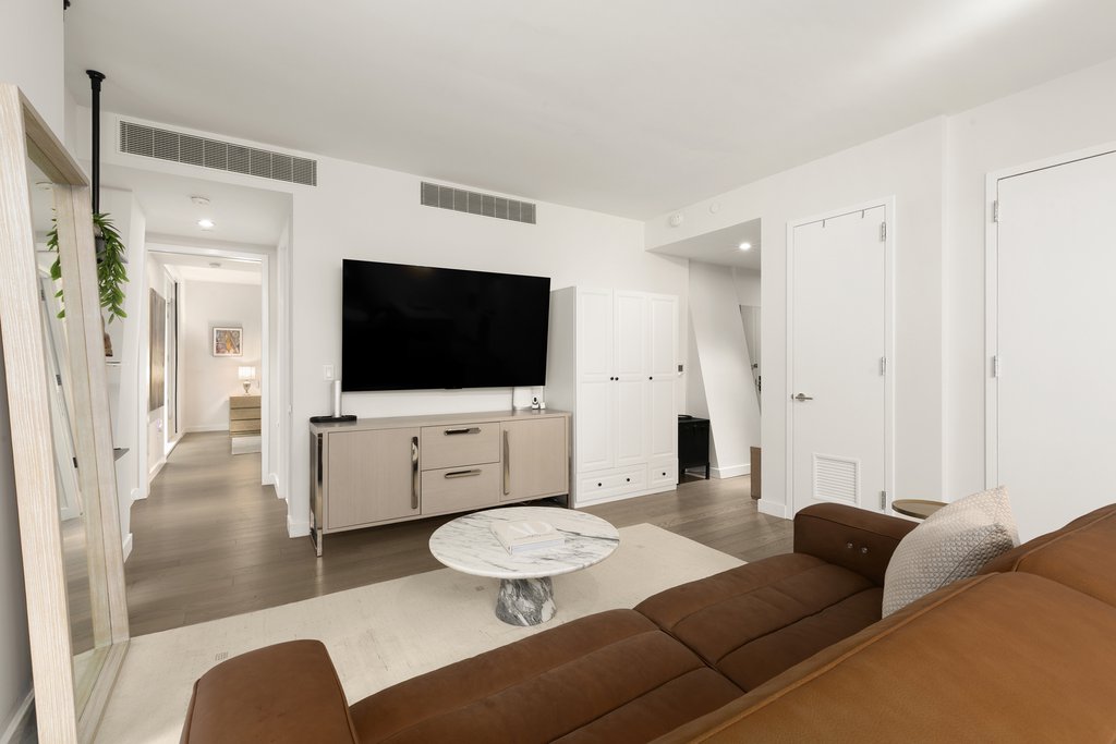 505 West 43rd Street, Unit 1C photo 5