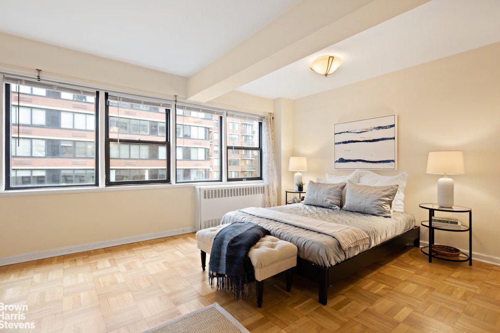 333 East 75th Street, Unit 8C photo 4