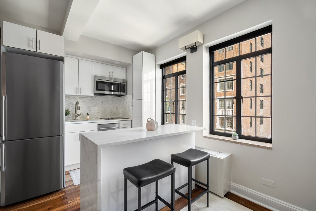 5 Tudor City Place, Unit 339 photo 5