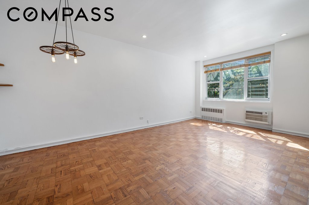 2390 Palisade Avenue, Unit 1G photo 2
