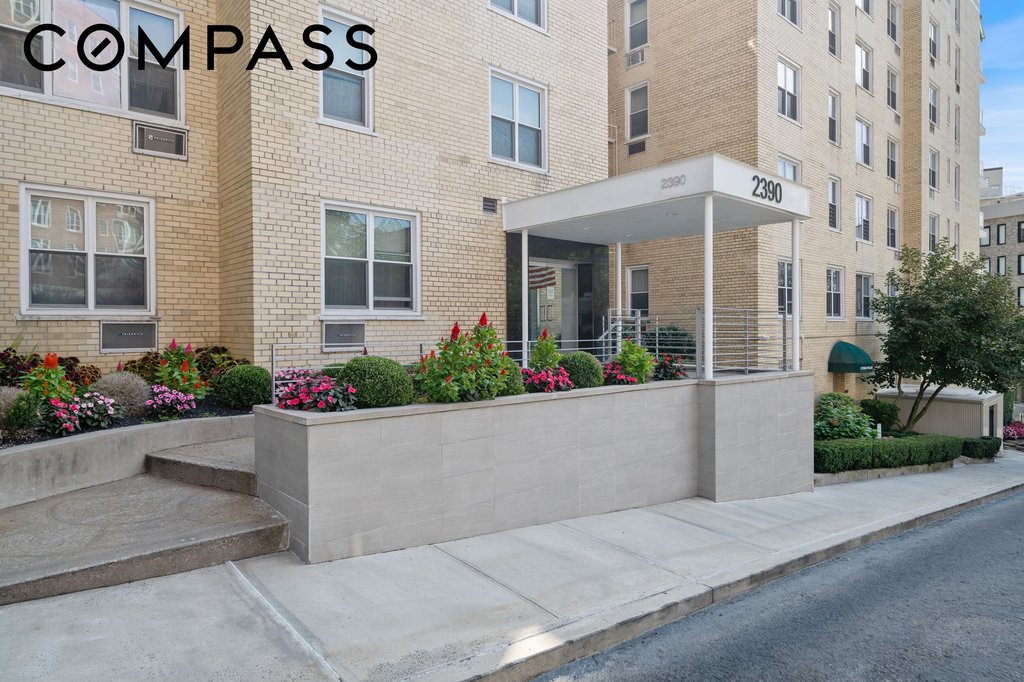2390 Palisade Avenue, Unit 1G photo 11