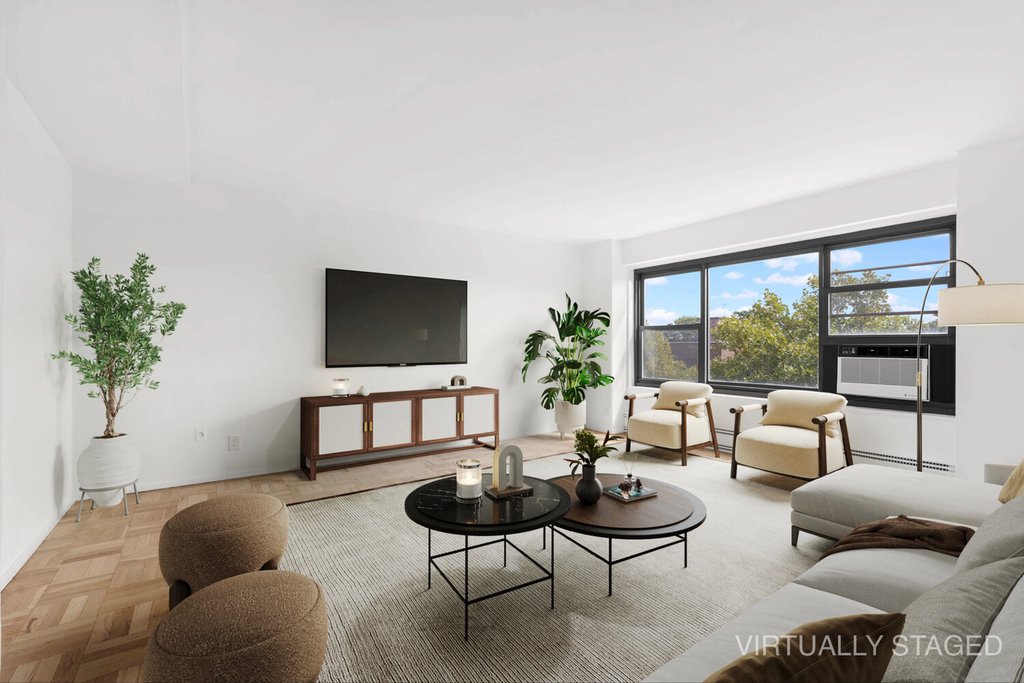 33-52 Crescent Street, Unit 8B photo 2