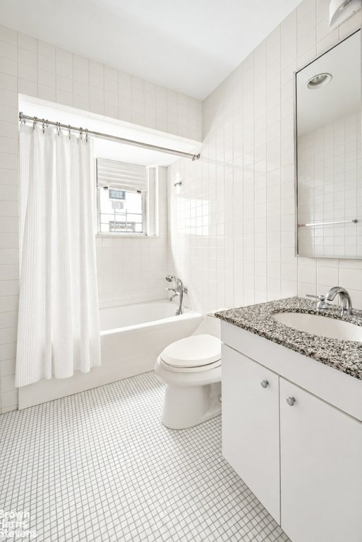 875 Park Avenue, Unit 9A photo 12