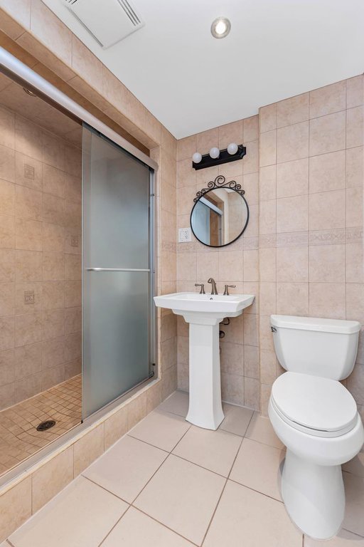807 Lincoln Place – For Sale photo 5