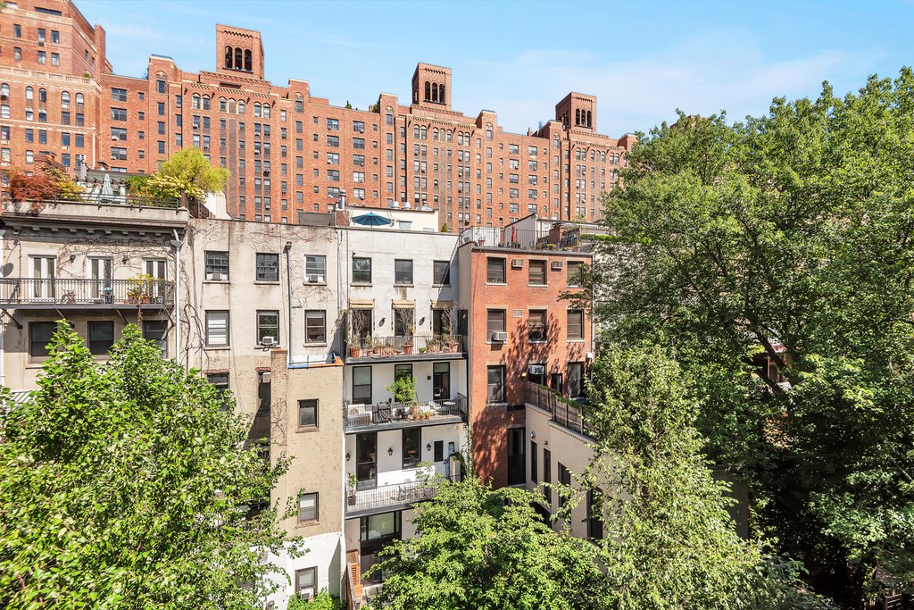 467 West 22nd Street, Unit E photo 4