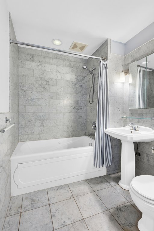 467 West 22nd Street, Unit E photo 9