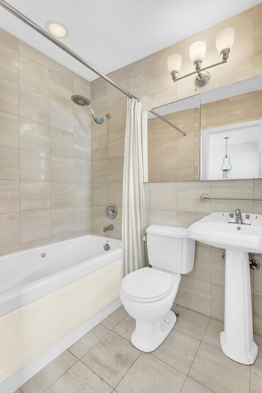 467 West 22nd Street, Unit E photo 13