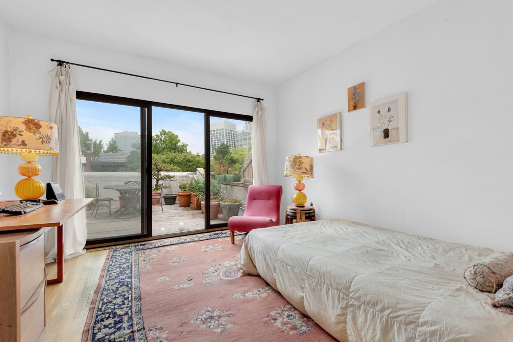 467 West 22nd Street, Unit E photo 10