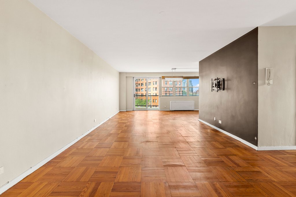 102-10 66th Road, Unit 8D photo 3