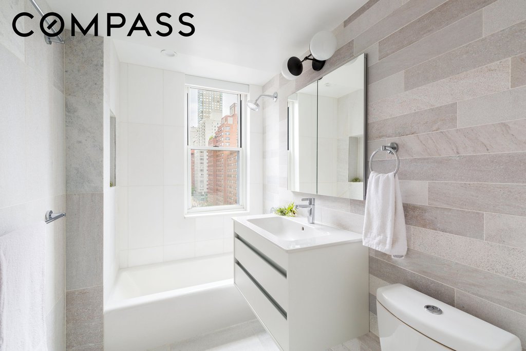 340 East 64th Street, Unit 11D photo 10
