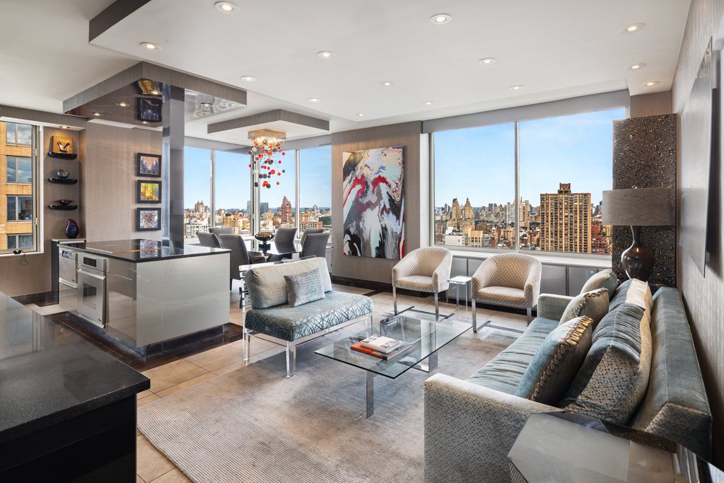 200 Riverside Boulevard, Unit 37D photo 2
