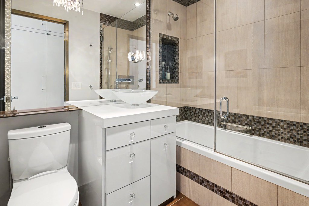 200 Riverside Boulevard, Unit 37D photo 8