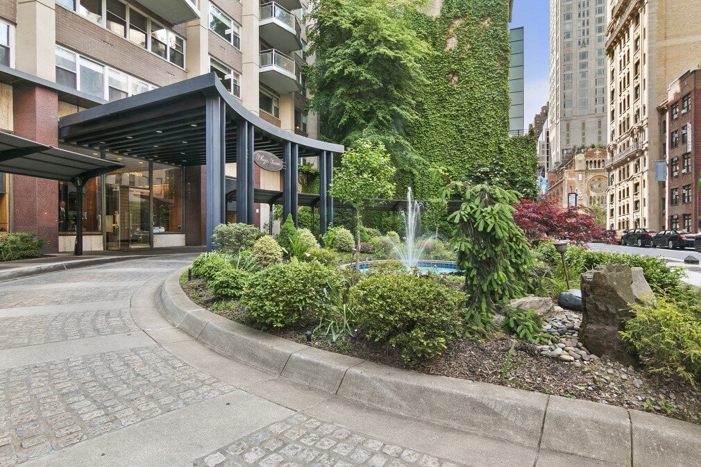 118 East 60th Street, Unit 24A photo 8