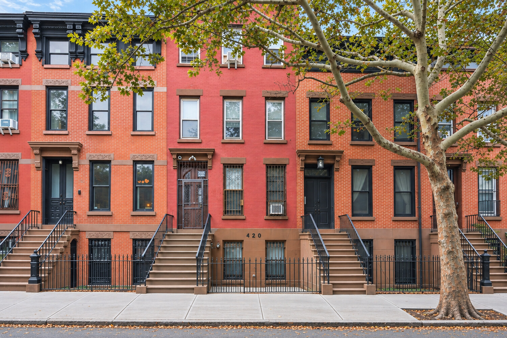 420 Quincy Street – For Sale