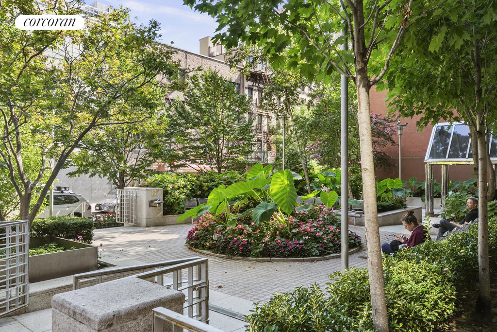 300 East 93rd Street, Unit 29B photo 21