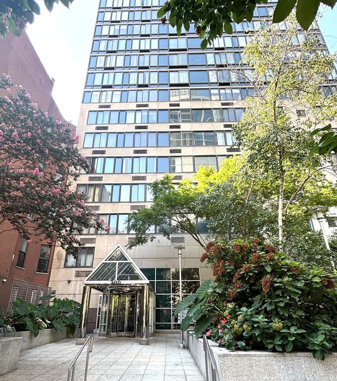 300 East 93rd Street, Unit 29B photo 22