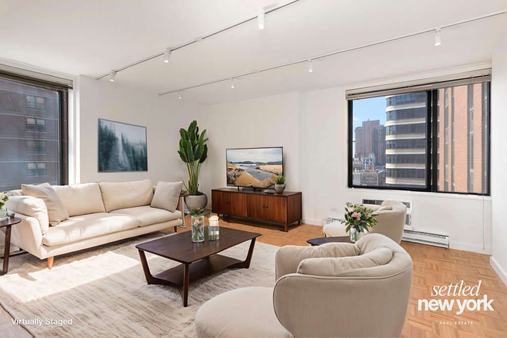 1601 Third Avenue, Unit 26C photo 2