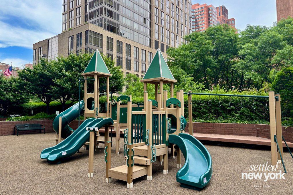 1601 Third Avenue, Unit 26C photo 8