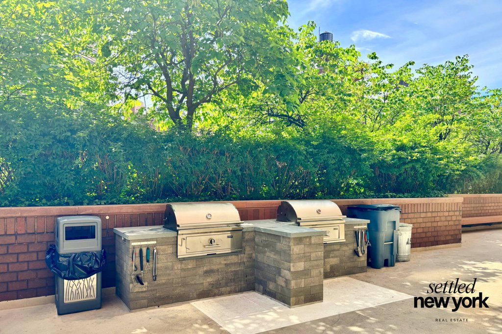 1601 Third Avenue, Unit 26C photo 9