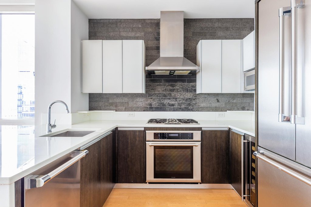 247 West 46th Street, Unit 4001 photo 3