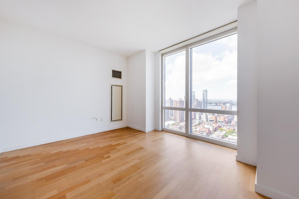 247 West 46th Street, Unit 4001 photo 9