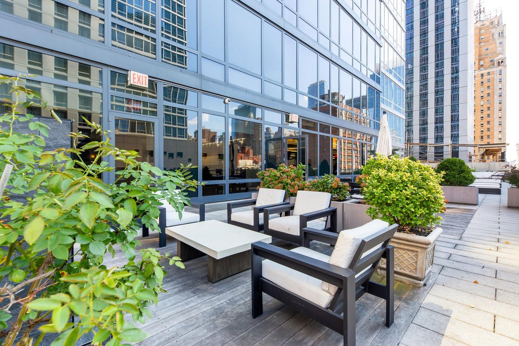 247 West 46th Street, Unit 4001 photo 24