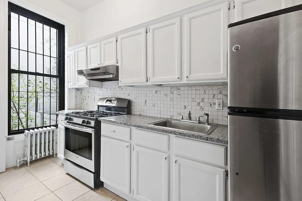 605 Vanderbilt Avenue, Unit 1 photo 3
