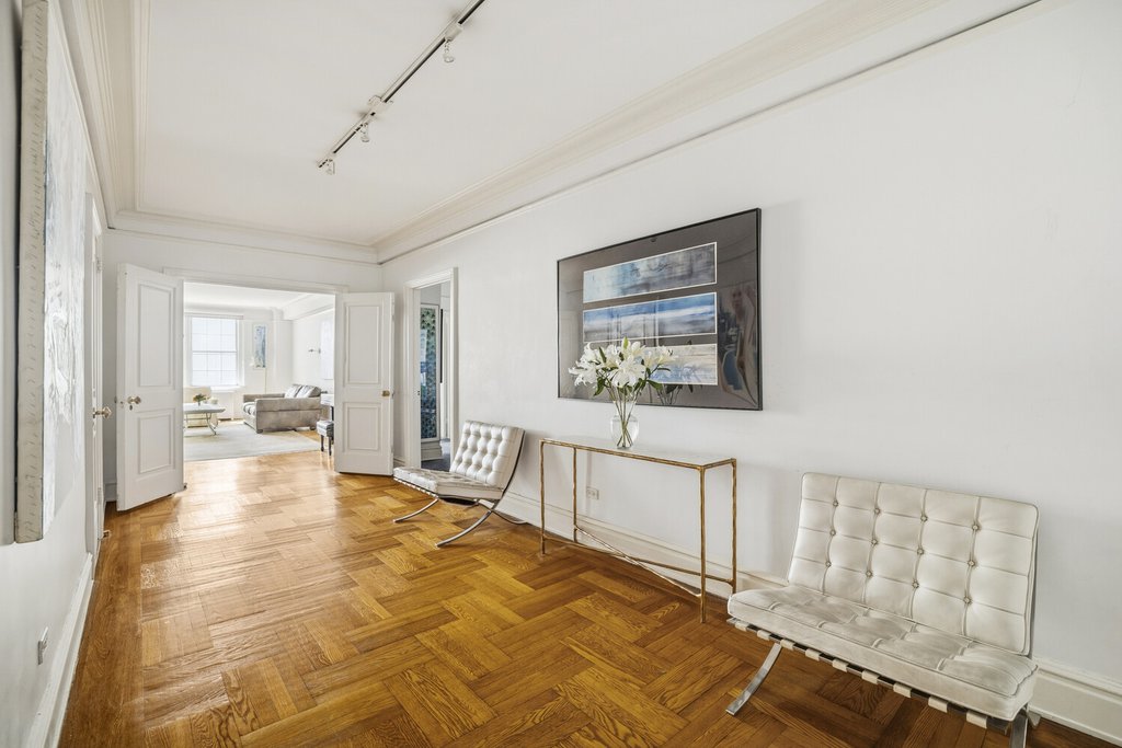 17 East 89th Street, Unit 8D photo 2