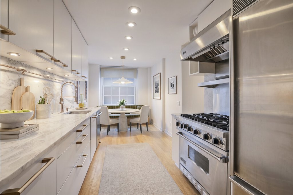 17 East 89th Street, Unit 8D photo 7