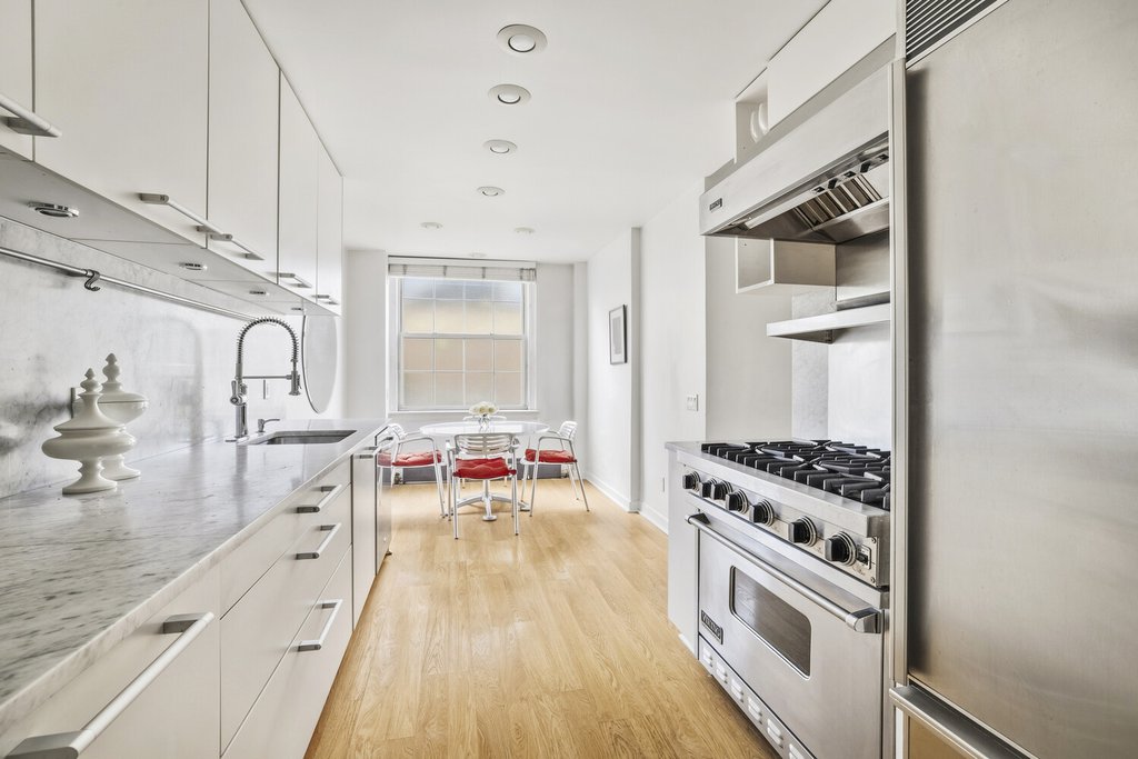 17 East 89th Street, Unit 8D photo 8