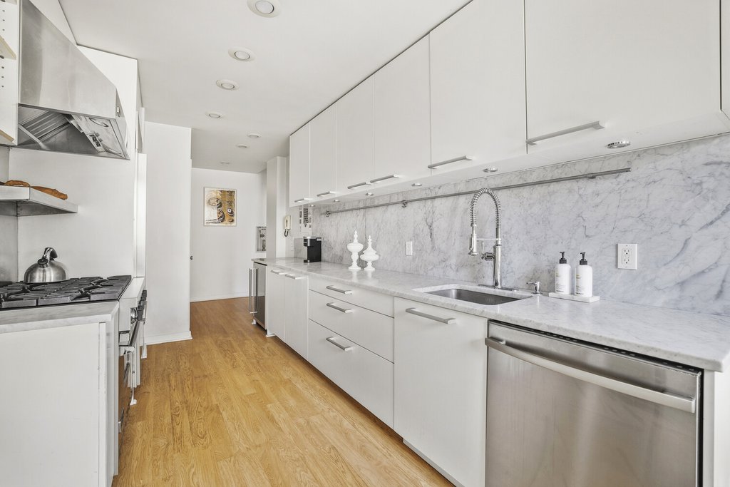 17 East 89th Street, Unit 8D photo 10