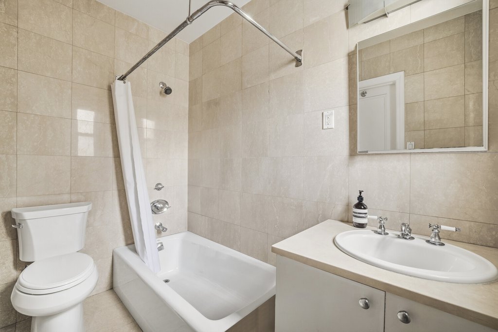 17 East 89th Street, Unit 8D photo 16