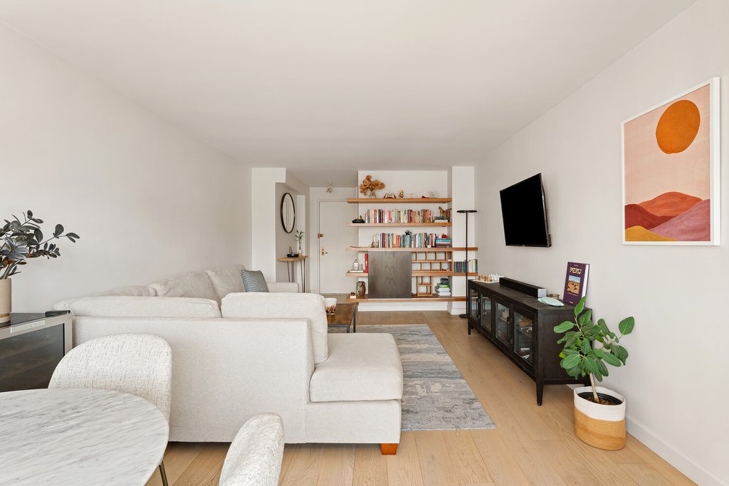 69 West 9th Street, Unit 11K photo 3