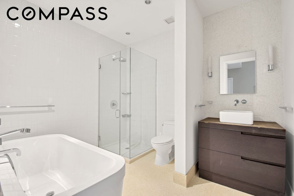 360 Furman Street, Unit 924 photo 9
