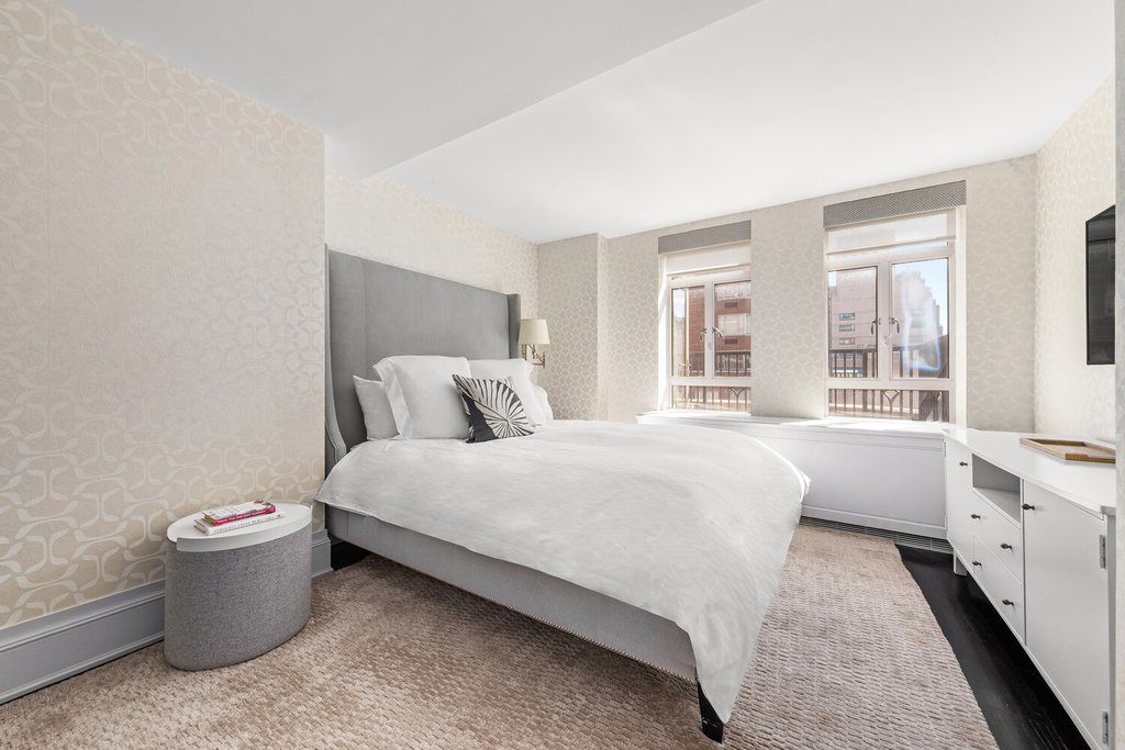 21 East 61st Street, Unit 12C photo 9